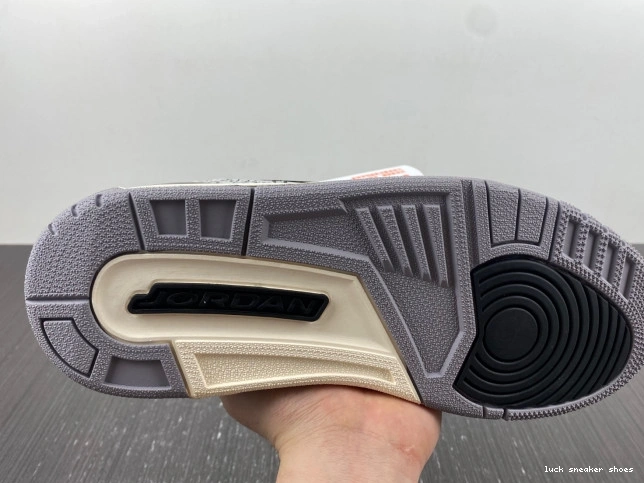 Reps LUCY WMNS 3 Off Jordan Air Noir CK9246-001 0704